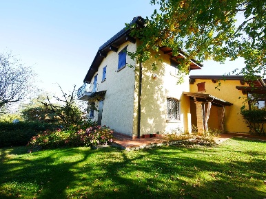 Foto Villa a schiera in Via brenta, Serramazzoni di 200 m² con 5 locali