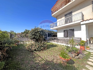 Foto Villa bifamiliare in VIA SALARIA, San Giovanni la Punta Centro
