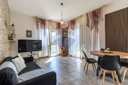 Foto Appartamento in via negrinelli, Besana in Brianza Centro di 95 m²