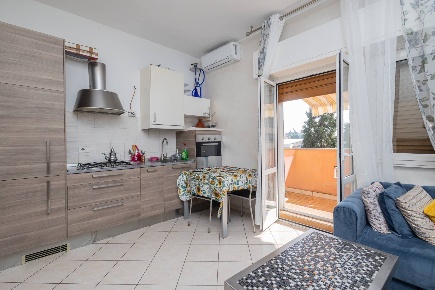 Foto Appartamento in Via Aspromonte, Rozzano Centro di 70 m² con 3 locali
