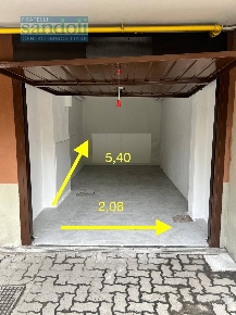 Foto Box in Viale Garibaldi, Vercelli Semicentro di 14 m² con 1 locali