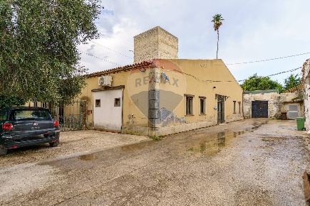 Foto Villa unifamiliare in RONCO II A VIALE PAOLO ORSI, Siracusa di 260 m²
