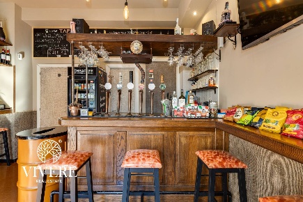 Foto Attività commerciale in Via Raffaele Battistini, Roma di 29 m²