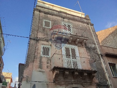 Foto Appartamento in Via Solferino, Ragusa Centro di 72 m² con 3 locali