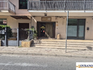 Foto Locale commerciale a Capaci Centro di 65 m² con 1 locali in vendita