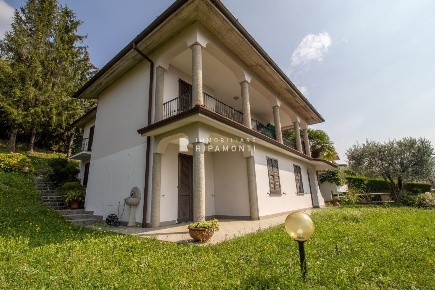 Foto Villa unifamiliare in Via Nicolò Paganini, Torre de' Busi Favirano