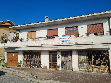 Foto Appartamento in PIAZZA MARCONI 15, Val Liona Centro di 270 m²