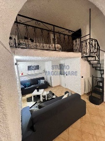 Foto Magazzino in via lercari, Taggia Centro di 45 m² con 1 locali