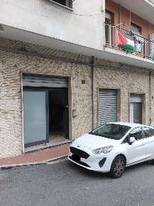 Foto Locale commerciale in Via dei Platani 35 R, Genova Staglieno di 90 m²