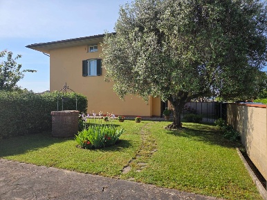 Foto Villa bifamiliare a Pisa Sant'Ermete - Putignano di 270 m² in vendita