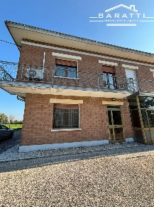 Foto Case semi ndipendenti a Luzzara di 200 m² con 8 locali in vendita