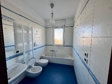 Foto Appartamento in Via Padre Pio  4, Bari Japigia di 120 m² con 4 locali