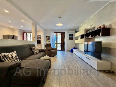 Foto Appartamento in Via madonna del Carmine 10, Verbania Centro di 185 m²