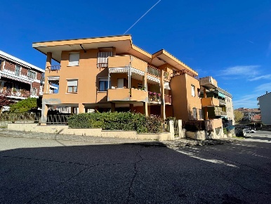 Foto Appartamento a Casale Monferrato Valentino, San Bernardino di 157 m²