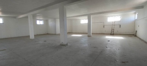 Foto Capannone industriale in semicentrale, Marigliano Centro di 350 m²