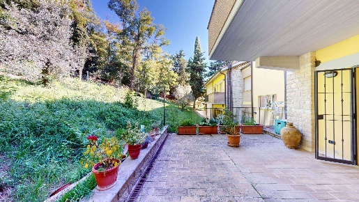 Foto Appartamento in Via San Benedetto 7, Assisi Zona Nuova di 145 m²