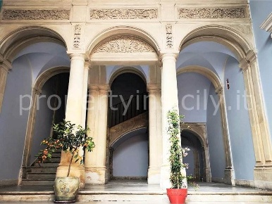 Foto Appartamento in Via Ascenso Mauceri 47, Noto Centro di 150 m²