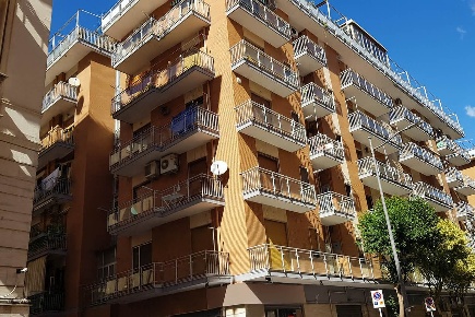 Foto Appartamento in via Giovanni Lanzalone  3, Salerno Carmine di 132 m²