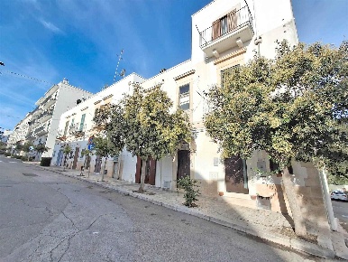 Foto Appartamento in via Battisti 37, Noci Centro di 50 m² con 2 locali