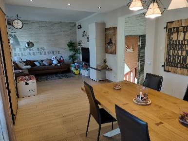 Foto Villa bifamiliare a Campi Bisenzio San Donnino di 240 m² con 9 locali