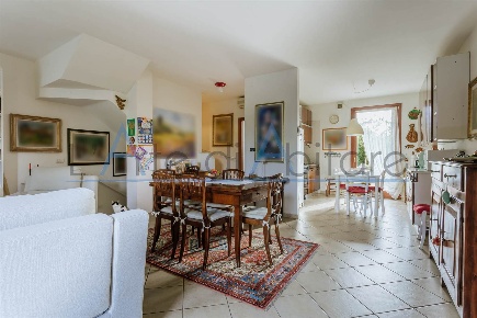 Foto Villa a schiera a Casalserugo Centro di 139 m² con 5 locali in vendita