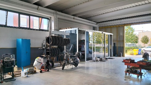 Foto Capannone industriale a Livorno Stagno di 430 m² con 4 locali