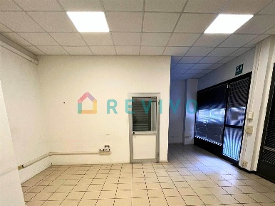 Foto Attività commerciale a Firenze Ponte di Mezzo - Circondaria di 140 m²
