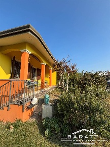Foto Case semi ndipendenti a Gonzaga Centro di 240 m² con 8 locali