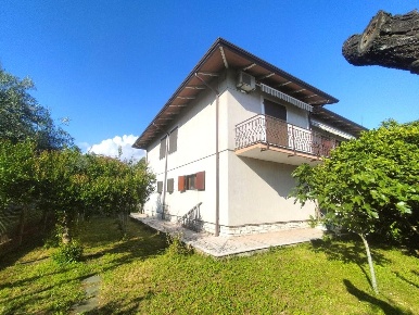 Foto Villa unifamiliare a Carrara Stadio, Sant'Antonio, Marasio di 180 m²