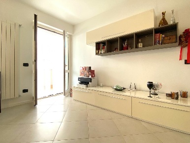 Foto Appartamento a Massa Centro di 76 m² con 5 locali in vendita