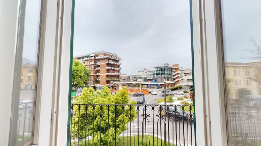 Foto Appartamento a Massa Centro di 130 m² con 6 locali in vendita