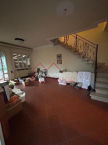 Foto Villa bifamiliare a Camaiore Lido di Camaiore di 160 m² con 7 locali