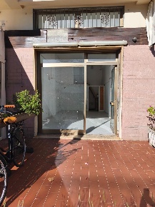 Foto Locale commerciale a Carrara Marina di Carrara di 25 m² con 1 locali
