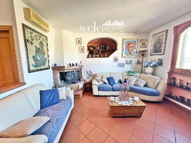 Foto Casa indipendente a Signa Centro di 120 m² con 5 locali in vendita