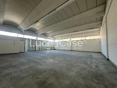 Foto Capannone industriale a Lucca San Marco - Acquacalda di 400 m²
