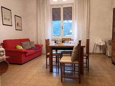 Foto Appartamento a Carrara Centro di 80 m² con 5 locali in vendita