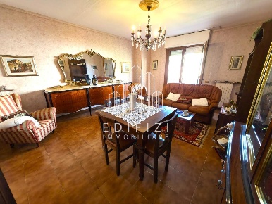 Foto Appartamento a Massa Mirteto di 105 m² con 5 locali in vendita