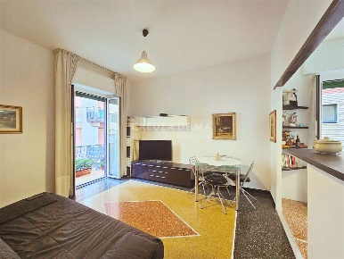 Foto Appartamento in Via Savona 4, Rapallo Sant'Anna di 53 m² con 2 locali