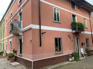 Foto Casa indipendente in Via Rialto, Cogollo del Cengio Centro di 369 m²