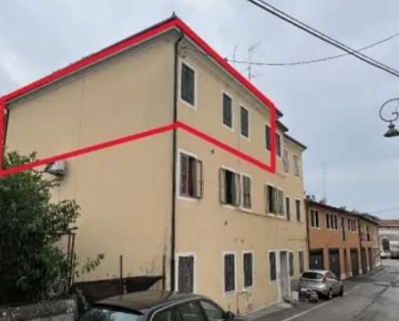 Foto Appartamento in Via Macello, Lonigo Centro di 91 m² con 4 locali