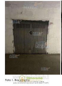 Foto Box in Via ada negri 80018 mugnano di napoli na italia, Centro
