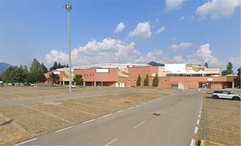 Foto Negozio in Via Roma  78, Corte Franca di 1000 m² con 11 locali