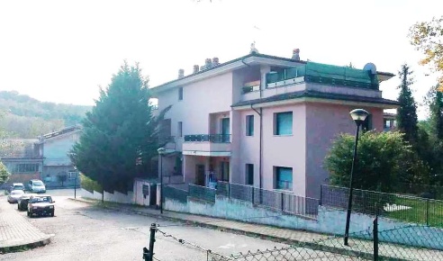 Foto Box in Via Valle, Petriano di 19 m² con 1 locali in vendita