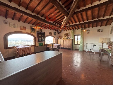 Foto Appartamento a Uzzano di 120 m² con 5 locali in vendita