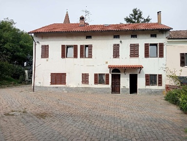Foto Rustico a San Salvatore Monferrato di 210 m² con 10 locali in vendita