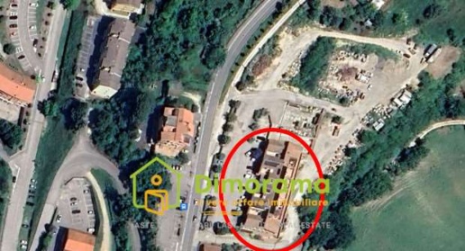 Foto Negozio in Vocabolo Madonna Grande, Magliano Sabina Centro di 400 m²