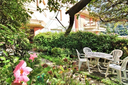 Foto Appartamento in Via Fratelli Betti 179, Rapallo Cerisola di 110 m²