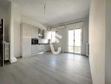 Foto Appartamento a Jesi Via Gramsci di 93 m² con 4 locali in affitto