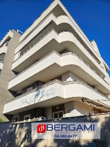 Foto Appartamento in Via Calcare 19, Nettuno Centro di 90 m² con 4 locali