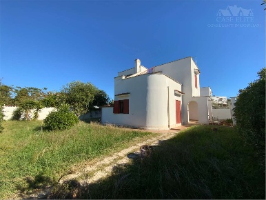 Foto Villa unifamiliare in VIALE TEVERE  46, Ardea di 120 m² con 4 locali